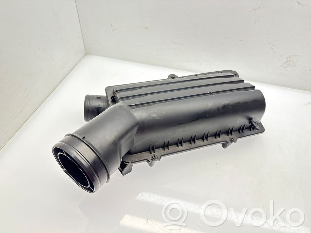 Volkswagen Golf VIII Air filter box 