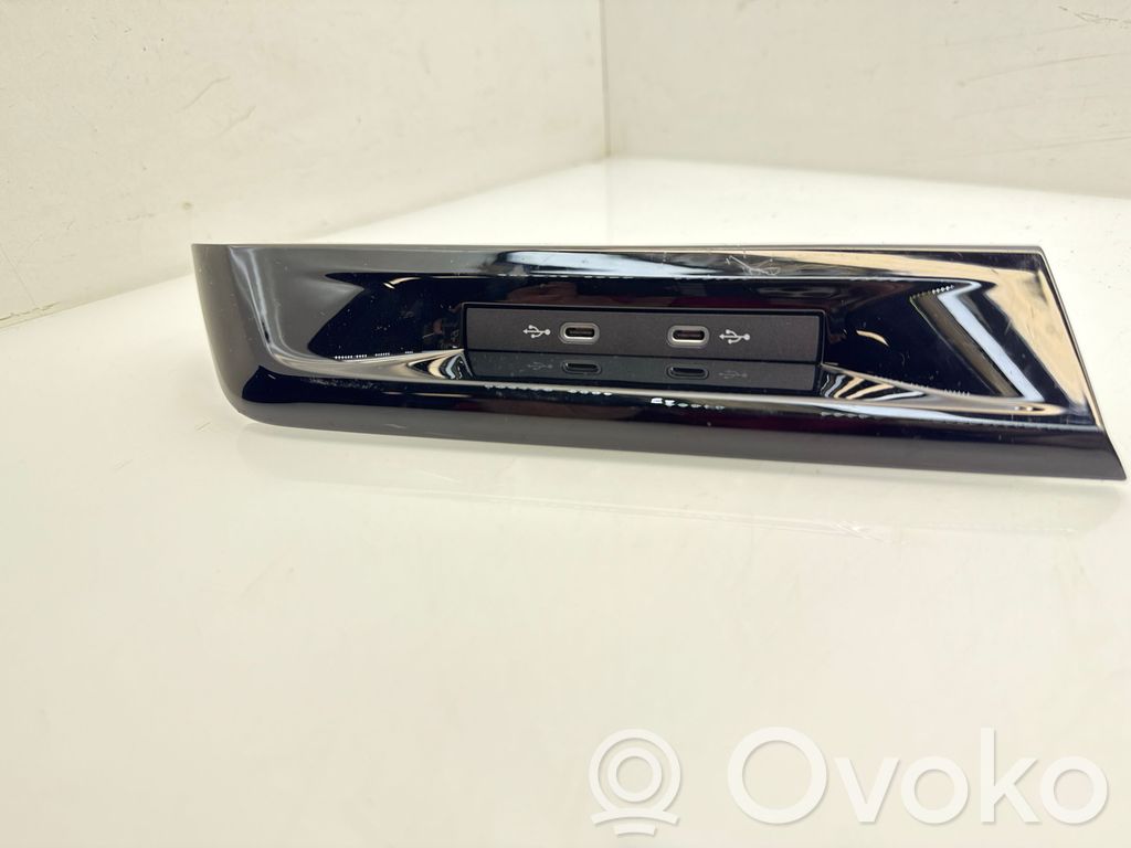 Volkswagen Golf VIII Enchufe conector USB 
