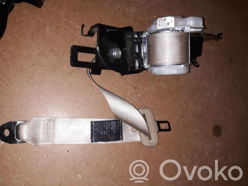 Subaru Outback (BS) Cinturón trasero 