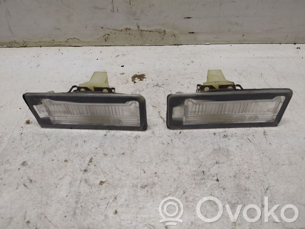 Opel Combo D Éclairage de plaque d'immatriculation 