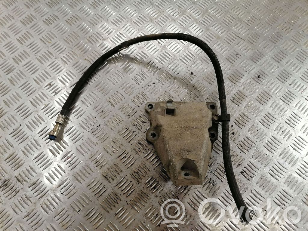 BMW X3 E83 Engine mounting bracket 