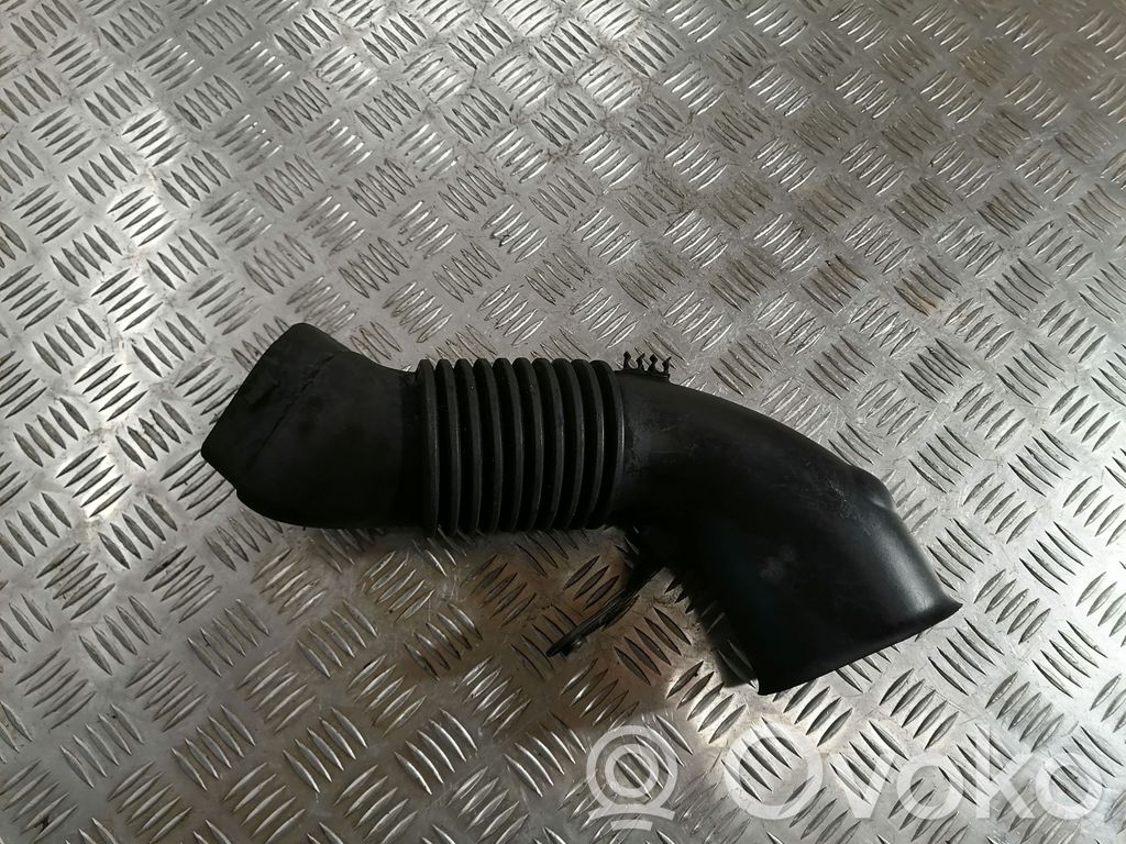 BMW 5 E60 E61 Gaisa ieplūdes kanāla detaļas 