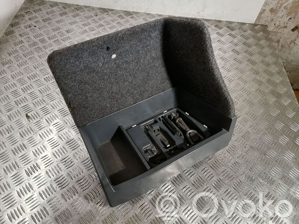BMW 3 E90 E91 Other trunk/boot trim element 