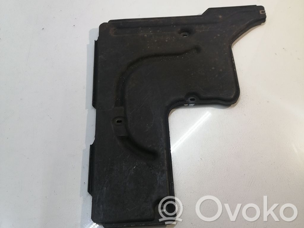 Placa protectora del centro/medio   7020537