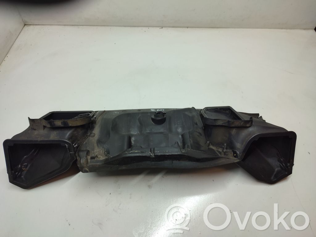 BMW 5 E60 E61 Ilman mikrosuodatin, ilmakanavan osa 