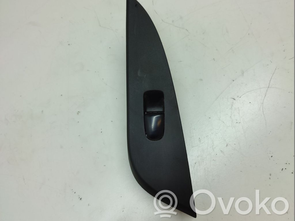 Nissan Pulsar Electric window control switch 