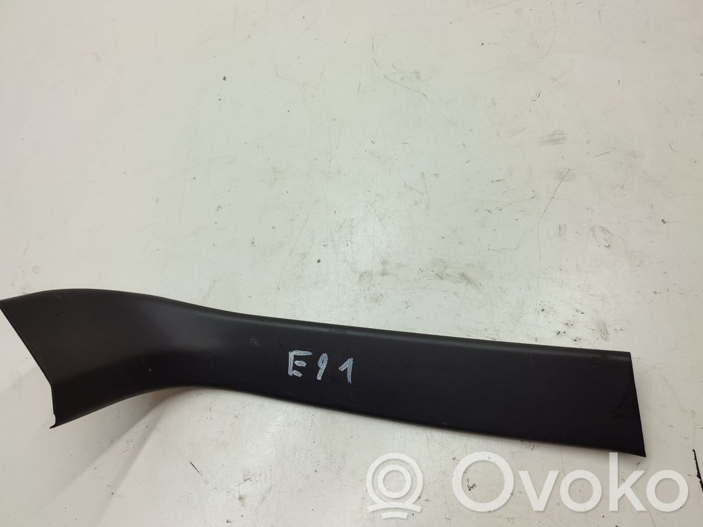 BMW 3 E90 E91 Tailgate/trunk side cover trim 