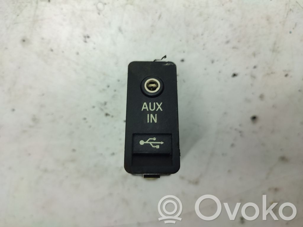 BMW 5 GT F07 USB socket connector 
