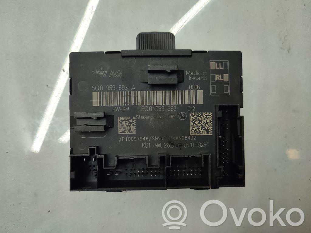 Volkswagen Golf VII Door control unit/module 