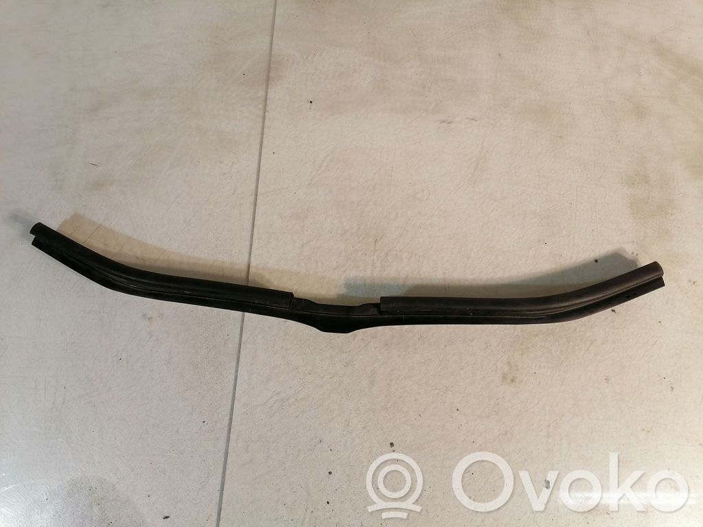 BMW 5 E60 E61 Ylempi jäähdyttimen ylätuen suojapaneeli 