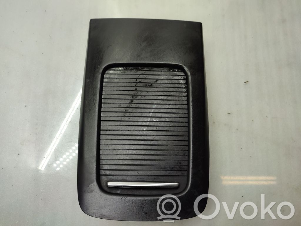 BMW 3 E92 E93 Daiktadėžė centrinės konsolės 