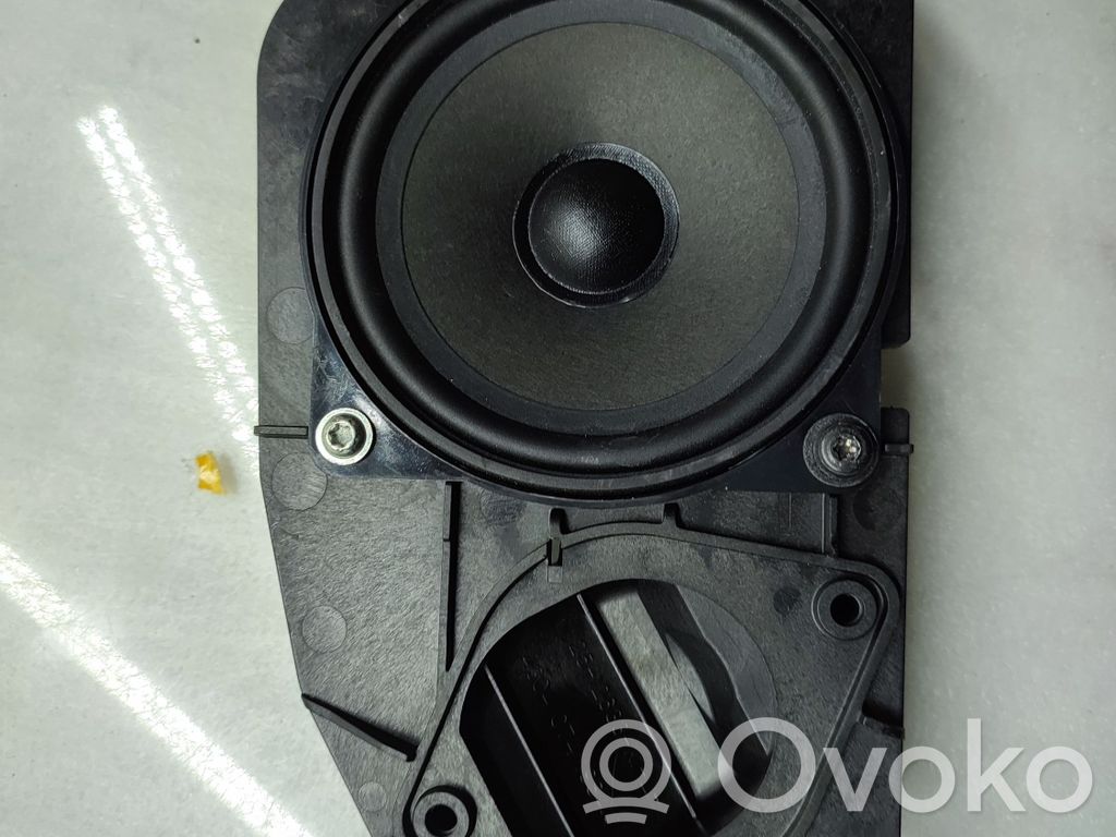 BMW 5 E60 E61 Skaļrunis (-i) pakaļējās durvīs 