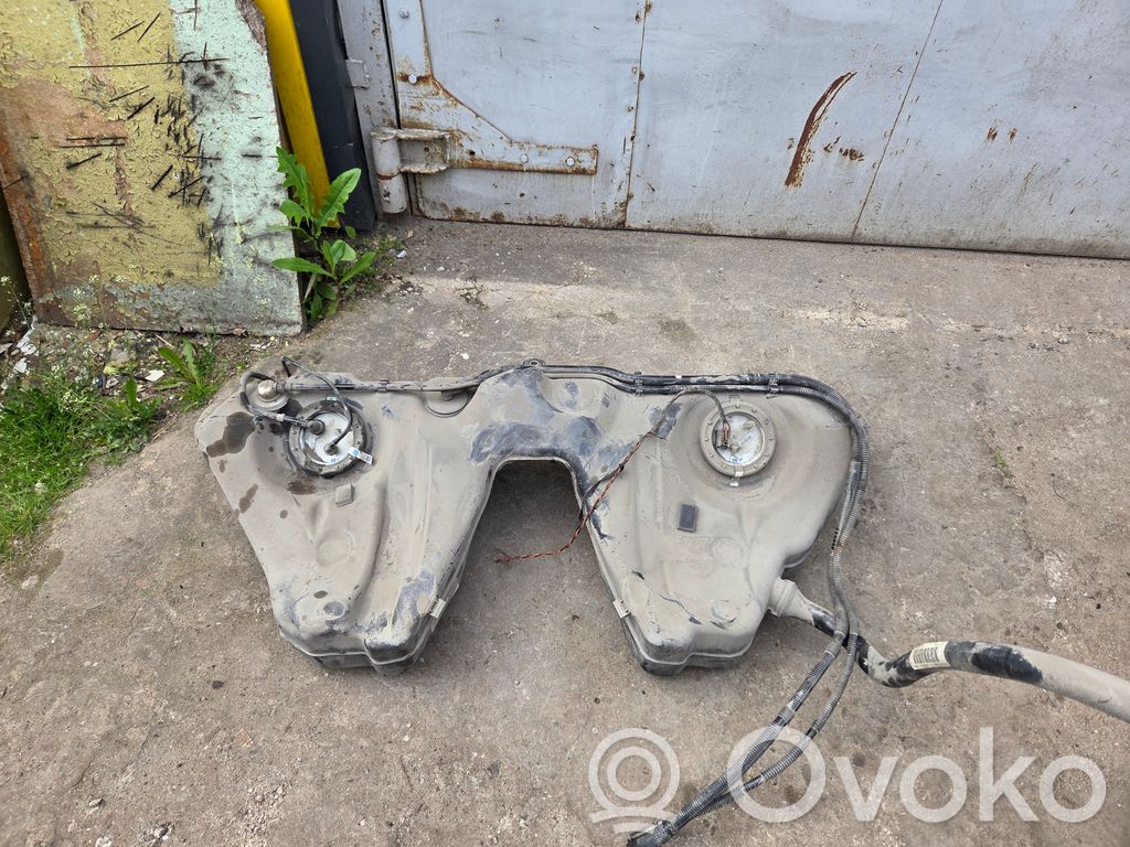 BMW 5 E60 E61 Polttoainesäiliö 