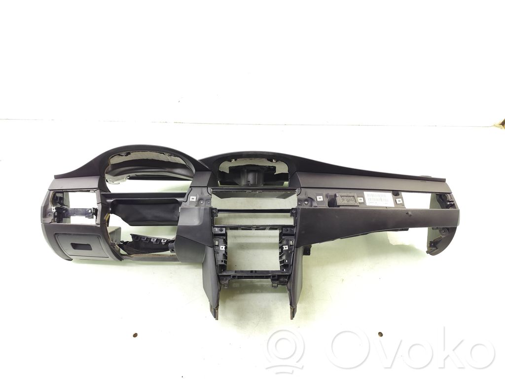 BMW 5 E60 E61 Панель 