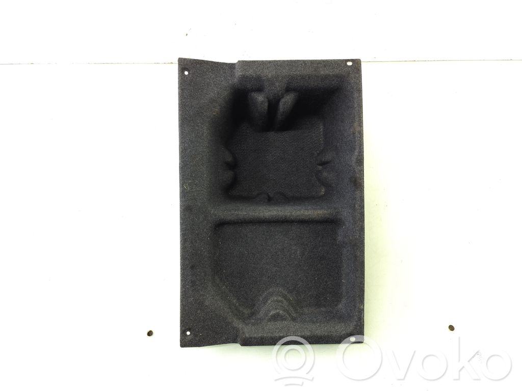 BMW 3 E90 E91 Mantu nodalījums stumbrs 