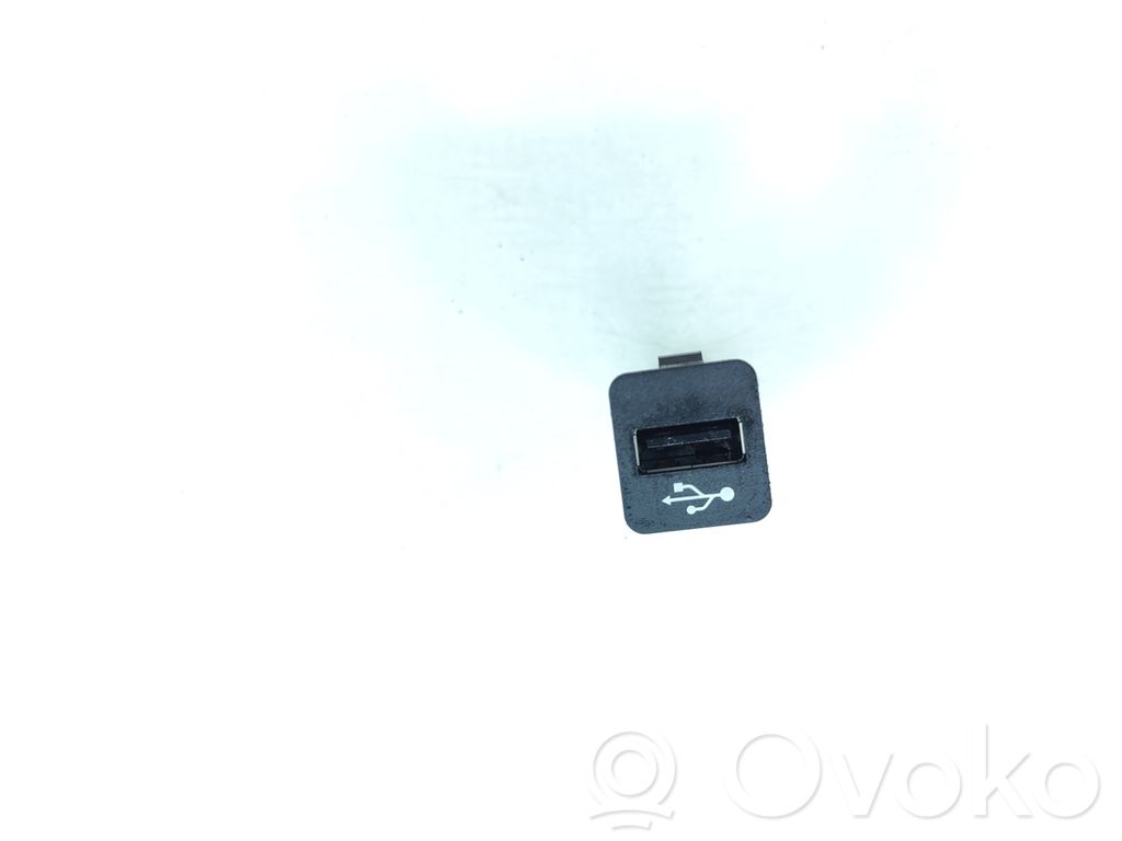Enchufe conector USB   9237656