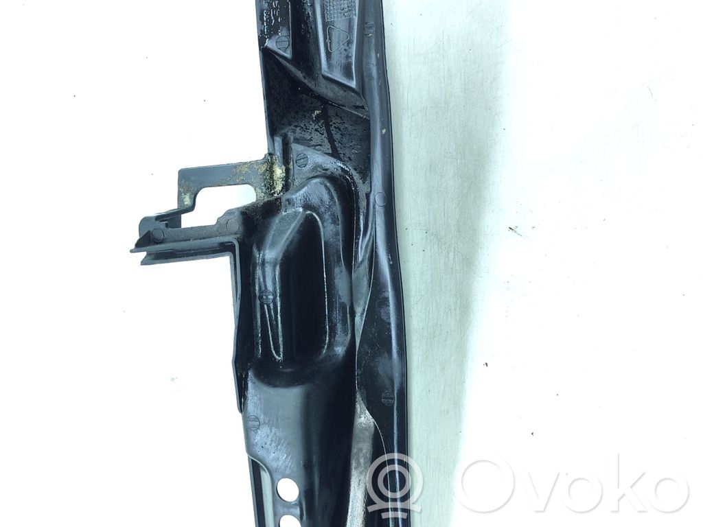 BMW 5 E60 E61 Sonstiges Einzelteil Motorraum 