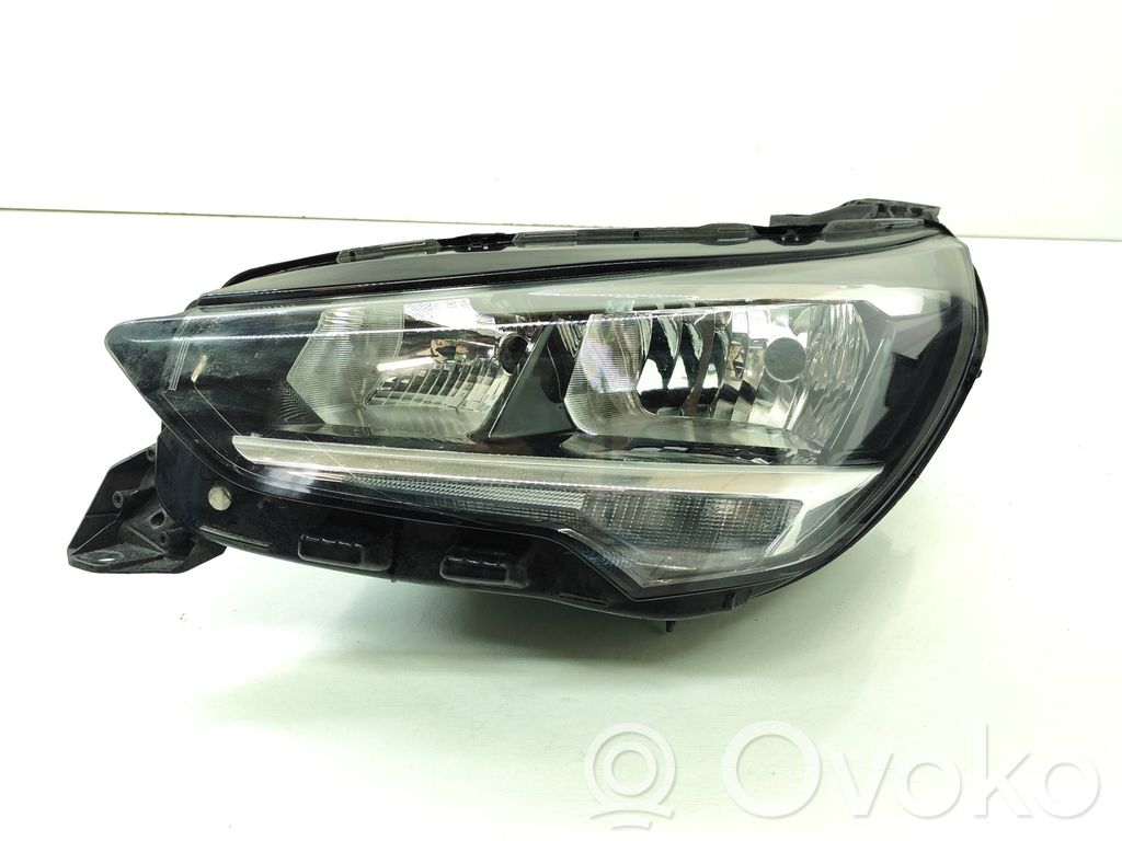 Opel Corsa F Lampa przednia 