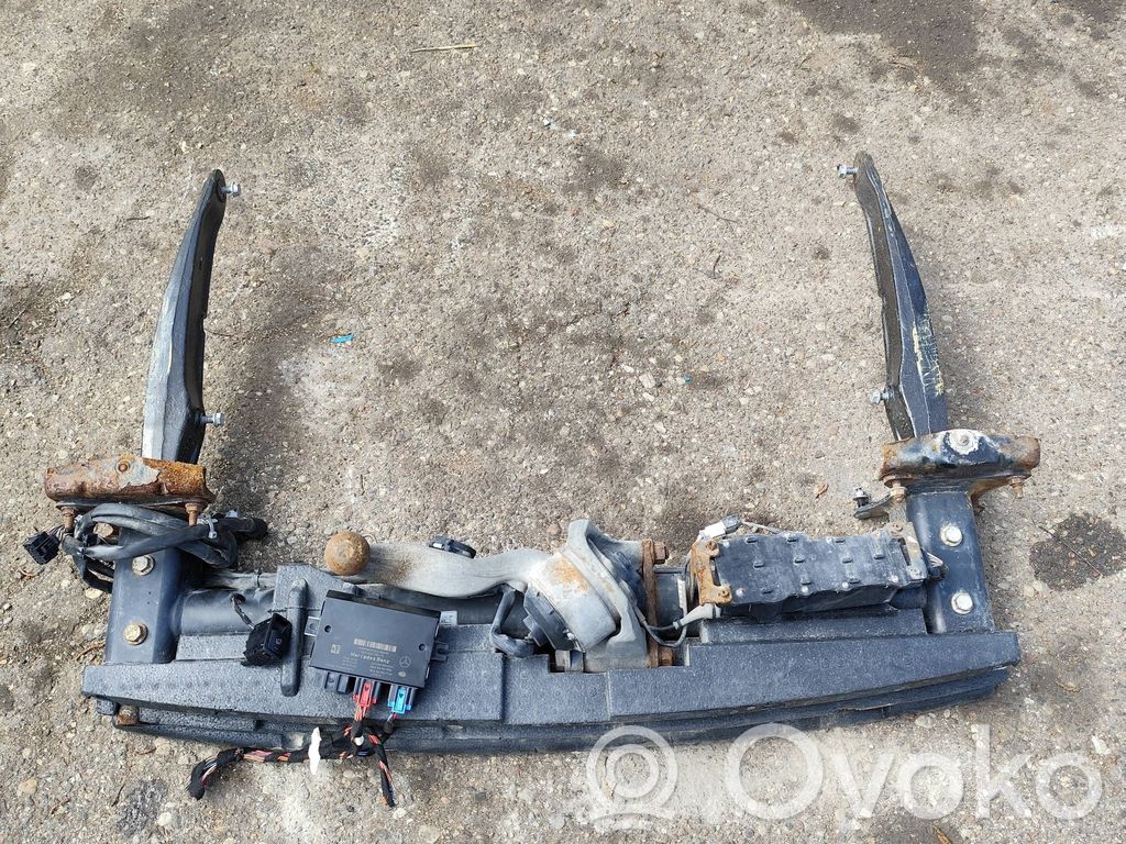 Hak holowniczy / Komplet   5DS009781,A166905,A1664406913,01075000,A16681500