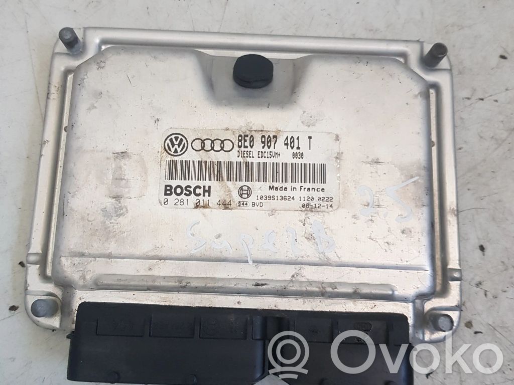 Engine control unit/module   8E0907401T