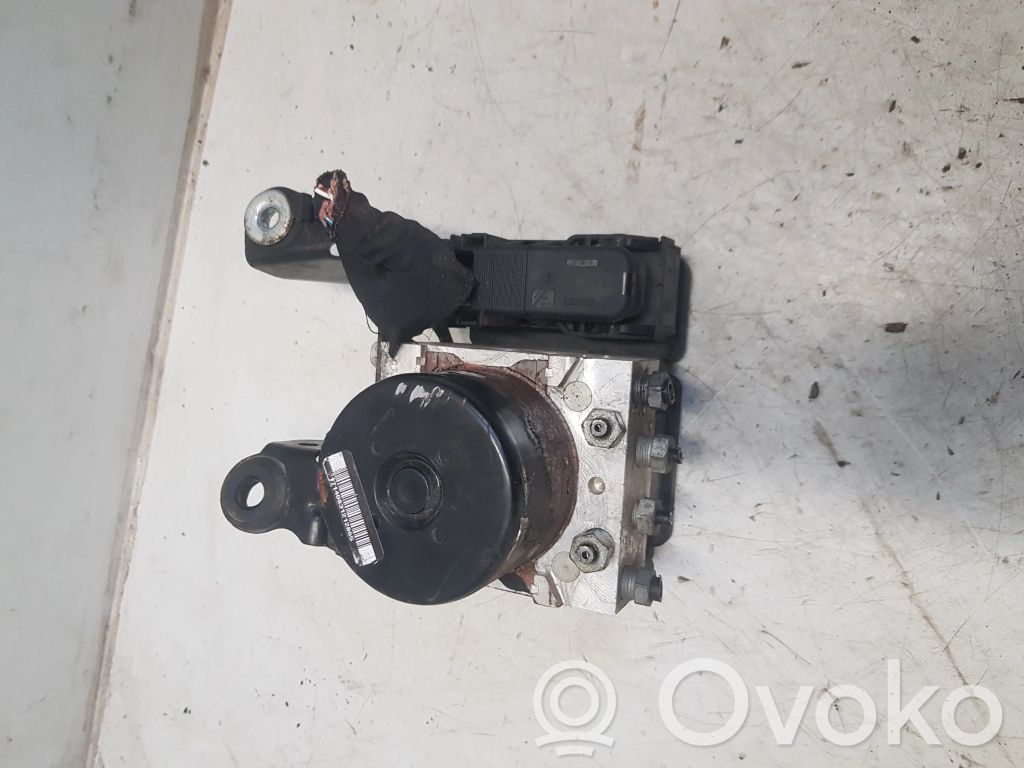Volvo V70 ABS Pump 