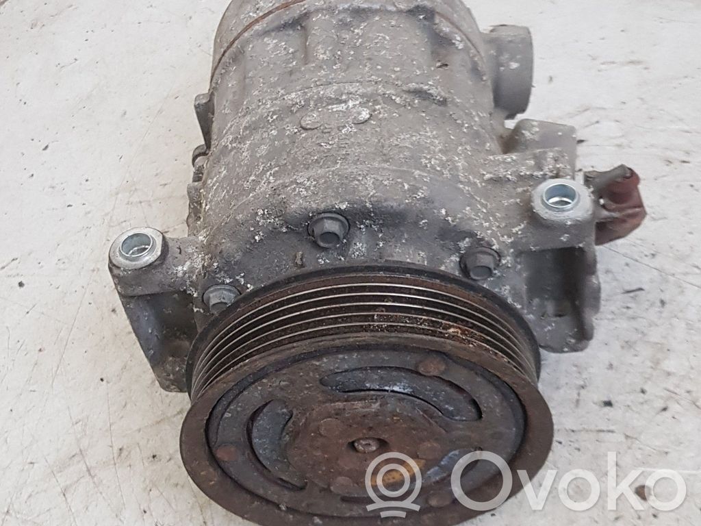 Audi A4 S4 B8 8K Ilmastointilaitteen kompressorin pumppu (A/C) 