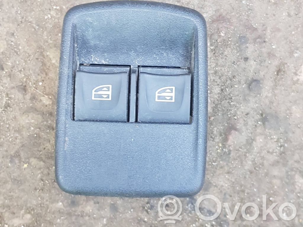 Dacia Sandero II Electric window control switch 