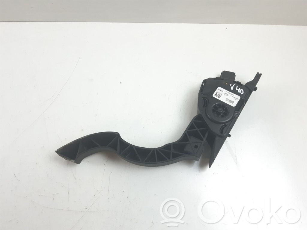 Volvo V40 Accelerator throttle pedal 