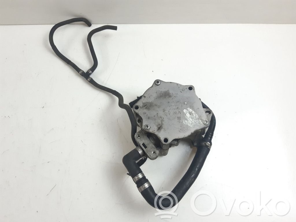 Audi A4 S4 B8 8K Vacuum pump 