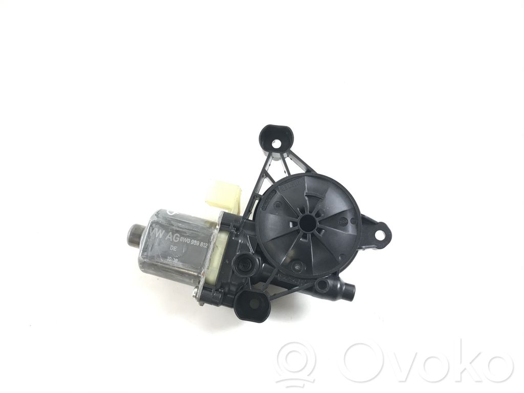 Audi A4 S4 B9 Silniczek podnoszenia szyby drzwi tylnych 
