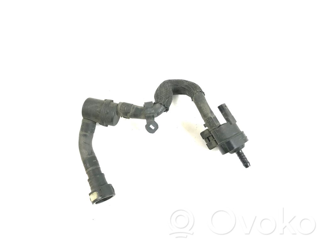 Volkswagen Touareg II Válvula de vacío 