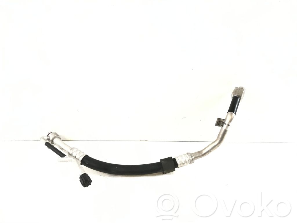 Audi A4 S4 B9 Ilmastointilaitteen putki (A/C) 