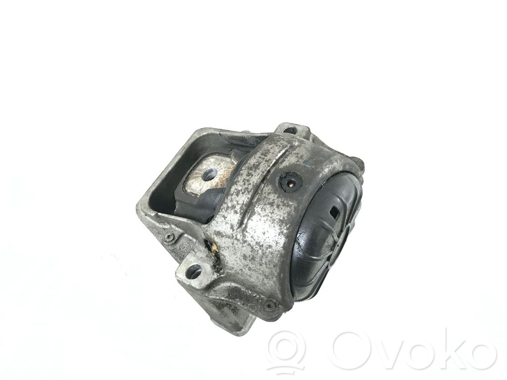 Audi Q5 SQ5 8R Engine mount bracket 