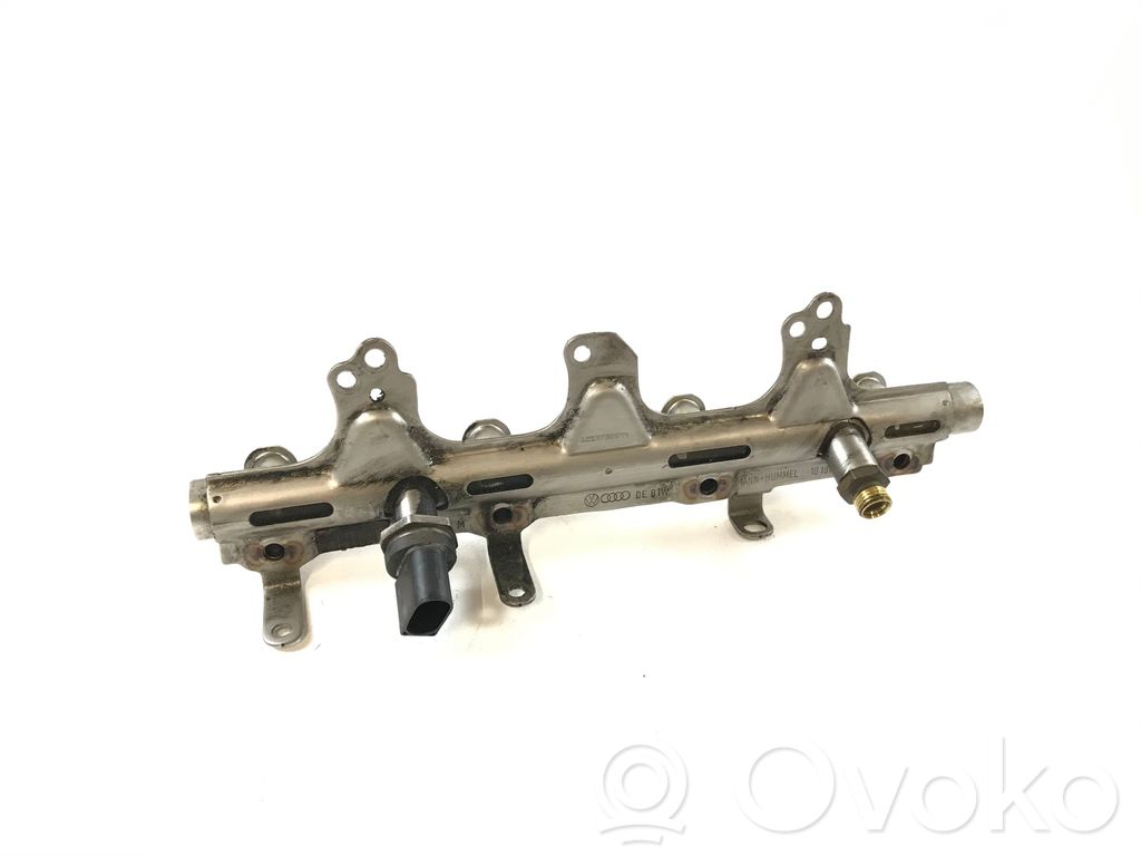 Audi A4 S4 B8 8K Tubo principal de alimentación del combustible 