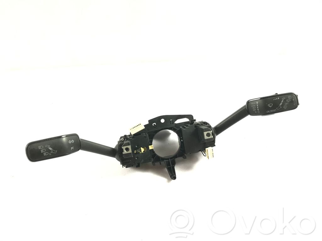 Skoda Octavia Mk3 (5E) Wiper turn signal indicator stalk/switch 