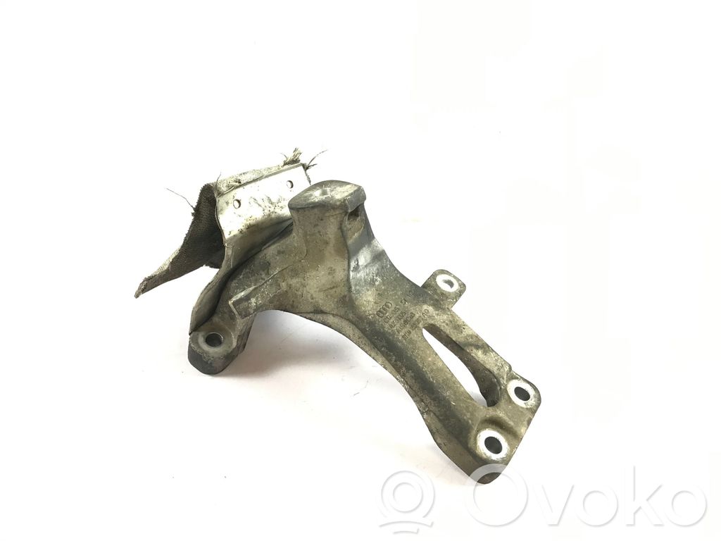 Audi A4 S4 B8 8K Engine mounting bracket 