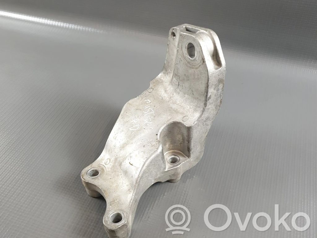 Ford Mustang VI Engine mounting bracket 