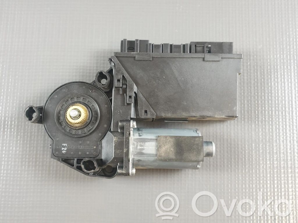Audi A8 S8 D3 4E Front door window regulator motor 