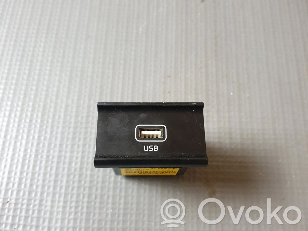 KIA Sportage Enchufe conector USB 