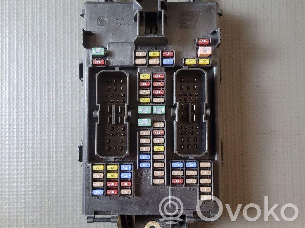 Volvo V90 Cross Country Fuse module 