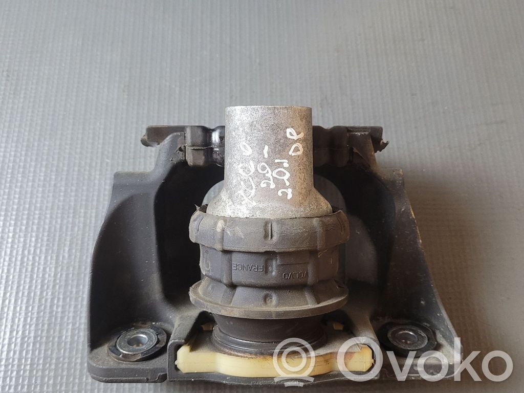Volvo V90 Cross Country Engine mount bracket 