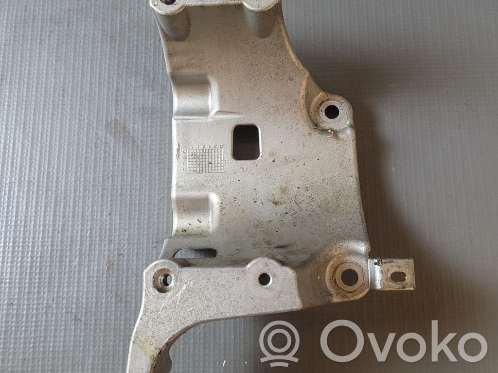 Volvo V90 Cross Country Generator/alternator bracket 