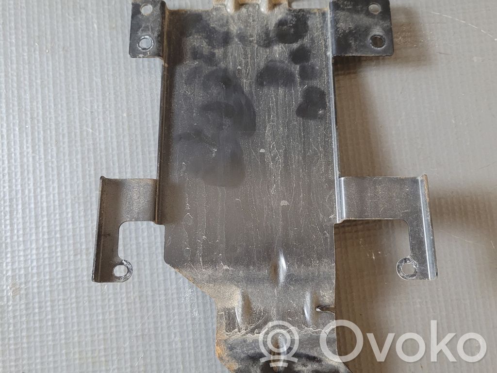Volkswagen Touareg II Engine control unit holder 