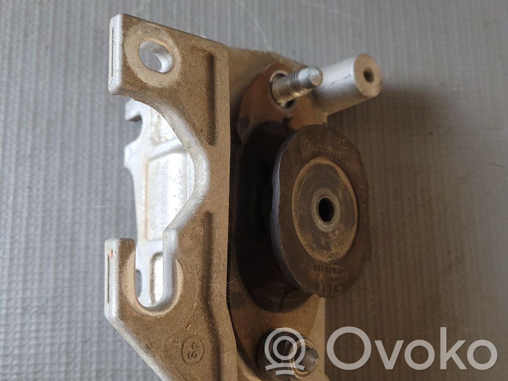 Dacia Duster II Engine mount bracket 