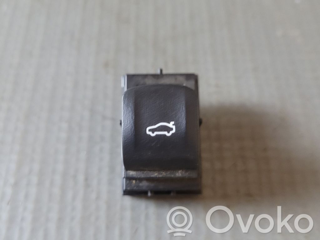 BMW 5 G30 G31 G38 Tailgate/trunk/boot open switch 