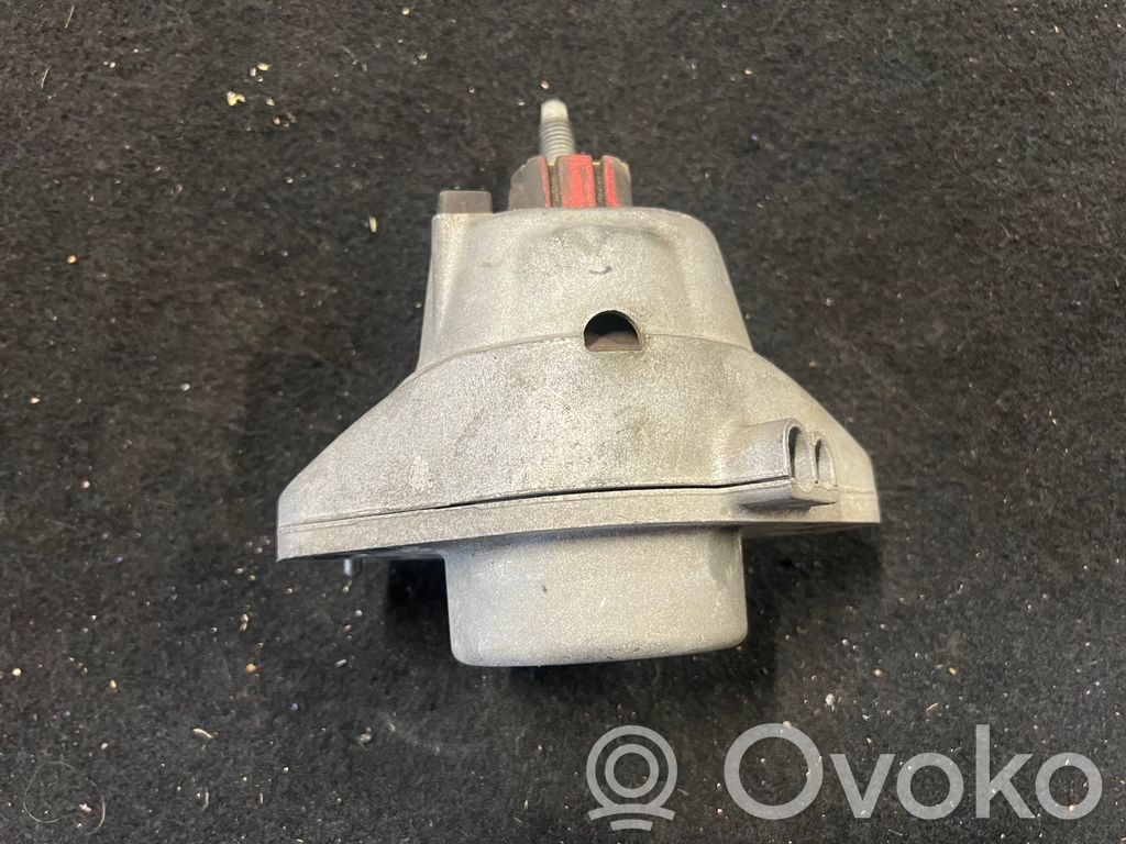 Chevrolet Camaro Engine mount bracket 