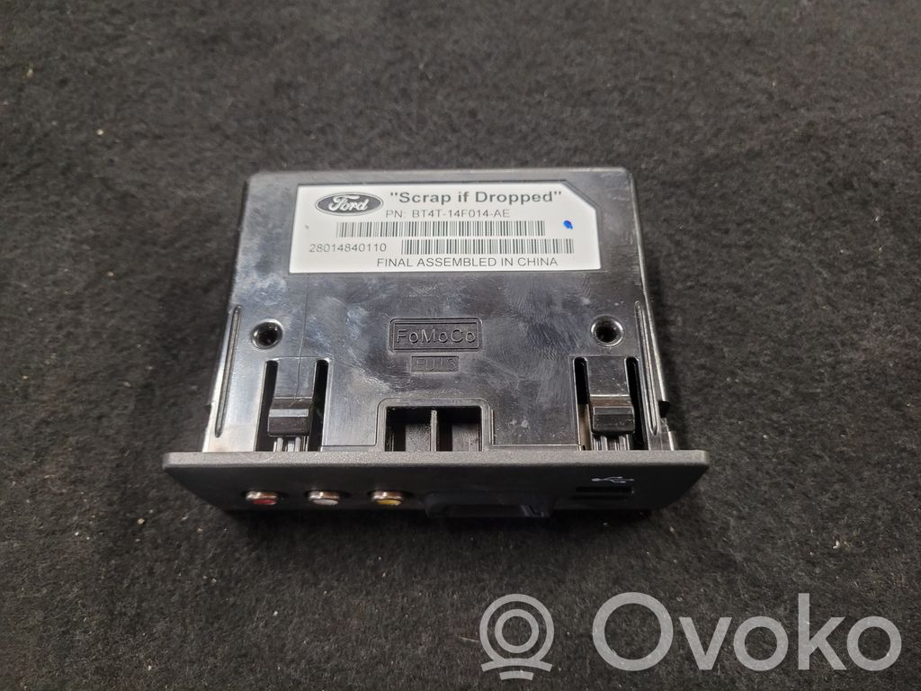 Ford Fusion II USB socket connector 