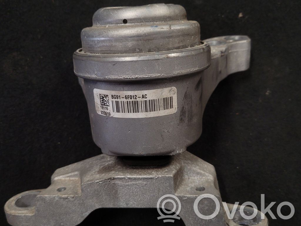 Ford Fusion II Engine mount bracket 