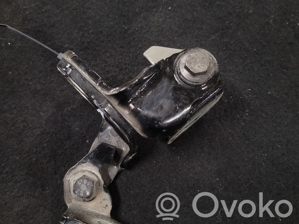 Front door upper hinge   68306525AA