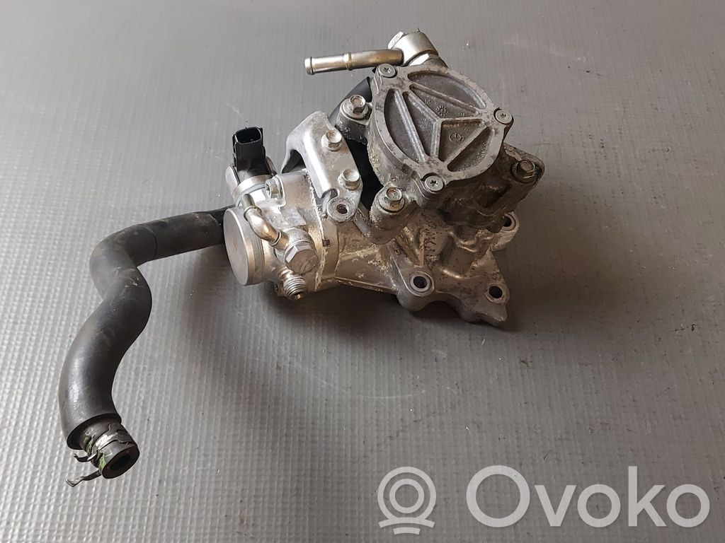 Mazda CX-5 II Vacuum pump 